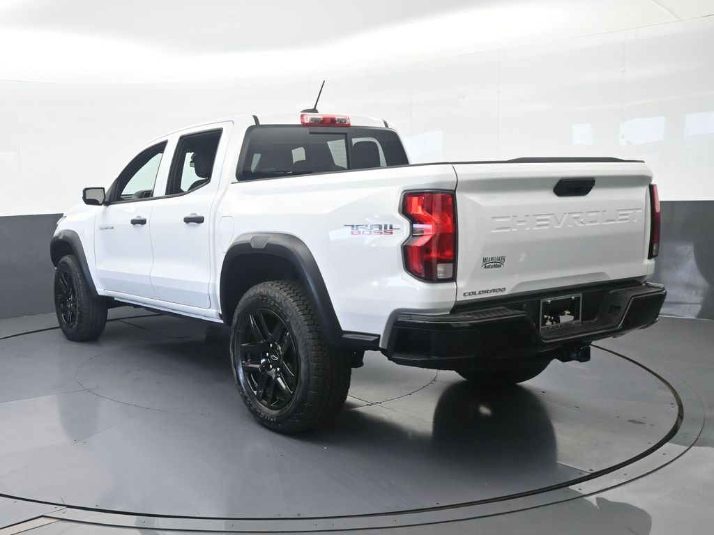 Used 2025 Summit White Chevrolet Trail Boss image 4