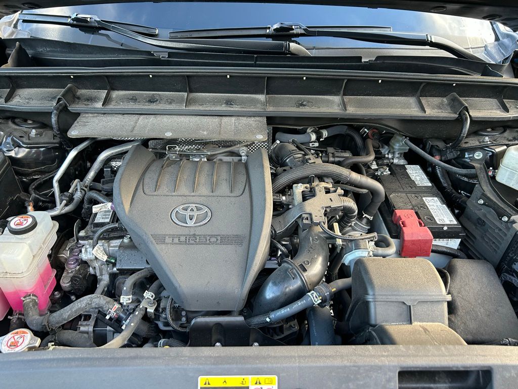 Thumbnail: 2023 Toyota Highlander - 11