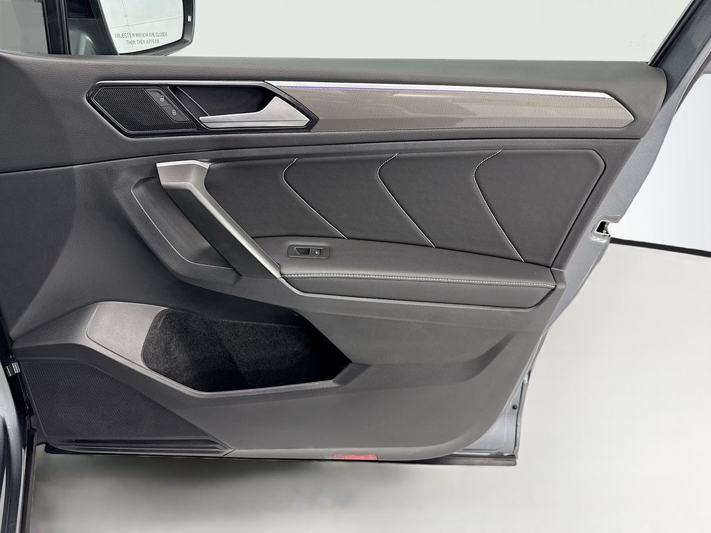 Thumbnail: 2024 Volkswagen Tiguan - 23