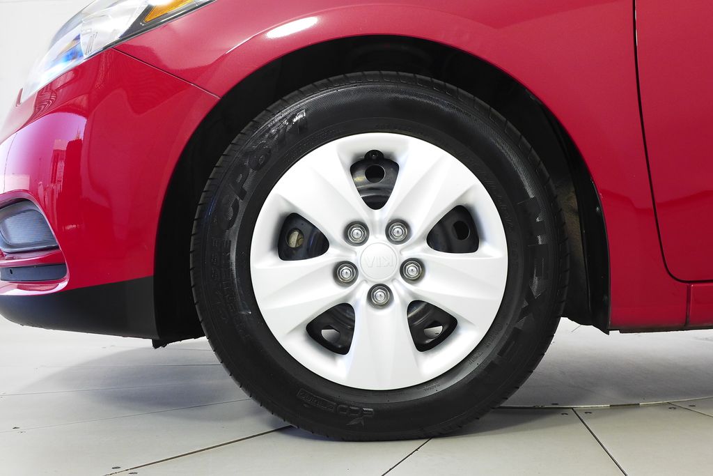 Thumbnail: 2016 Kia Forte - 5