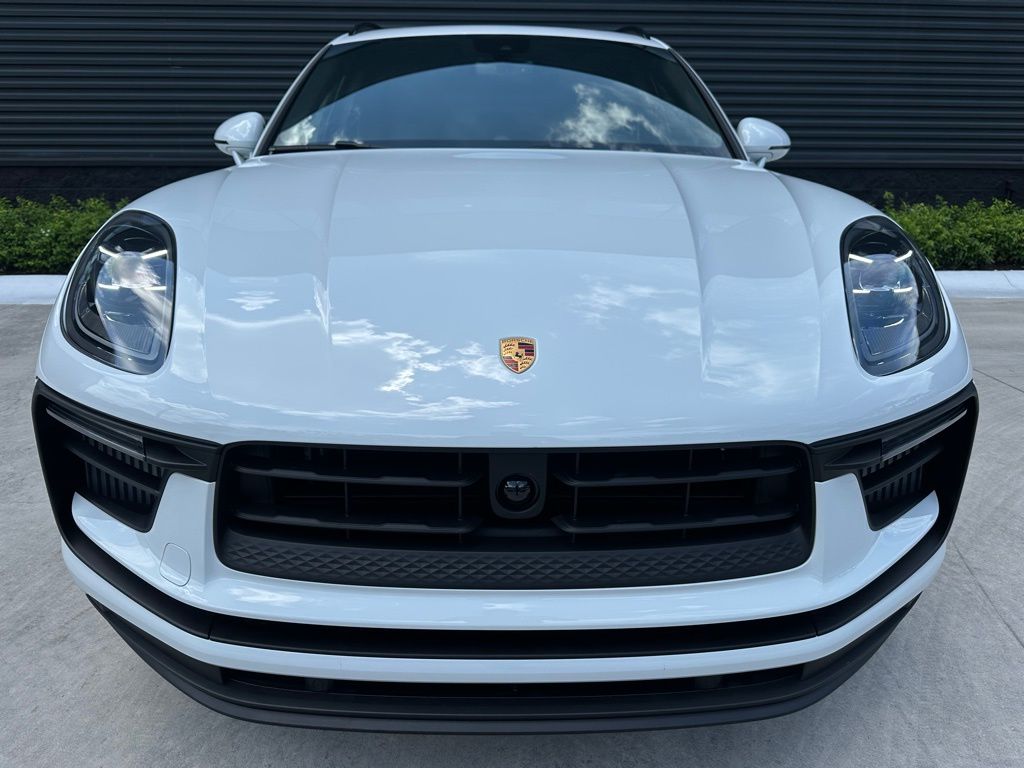 Thumbnail: 2025 Porsche Macan - 7