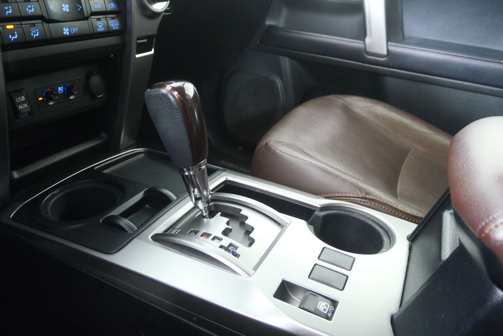Thumbnail: 2018 Toyota 4Runner - 20