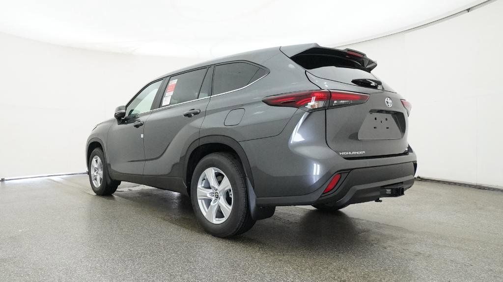 Thumbnail: 2025 Toyota Highlander - 2