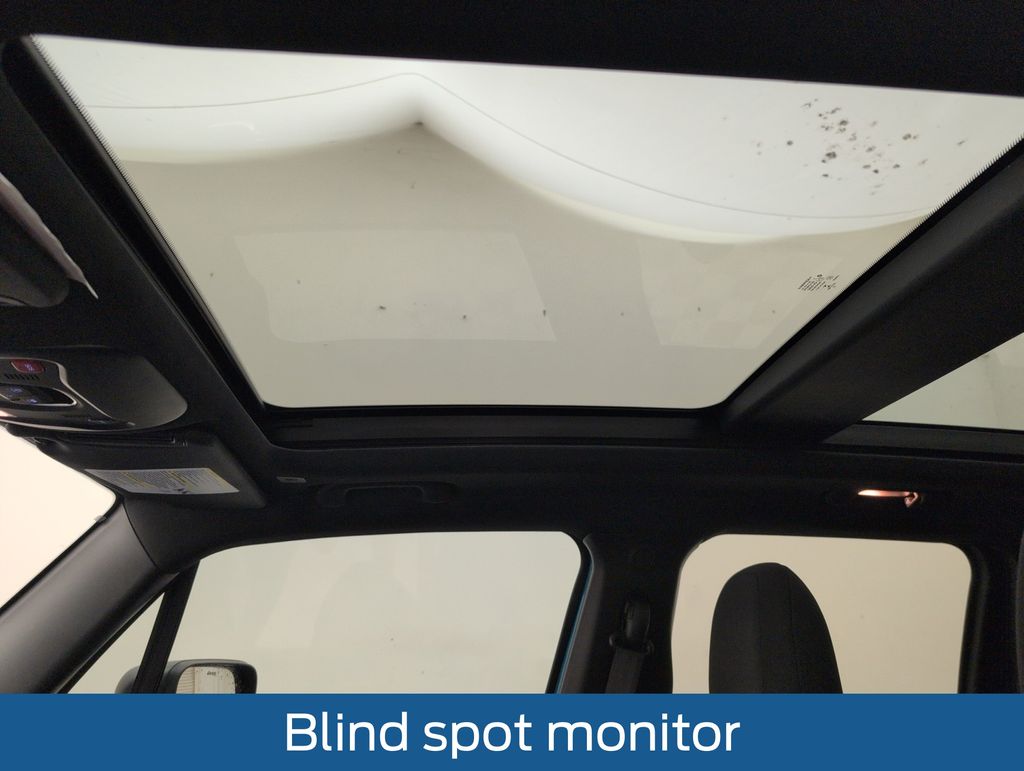 Used 2021 Teal Jeep Latitude image 8