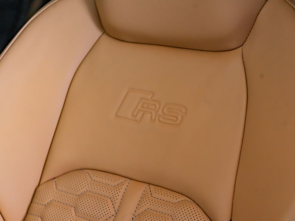 Used 2024  Audi 4.0T image 23