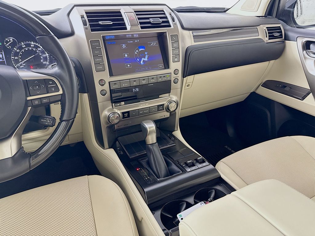 2020 Lexus GX 460 24