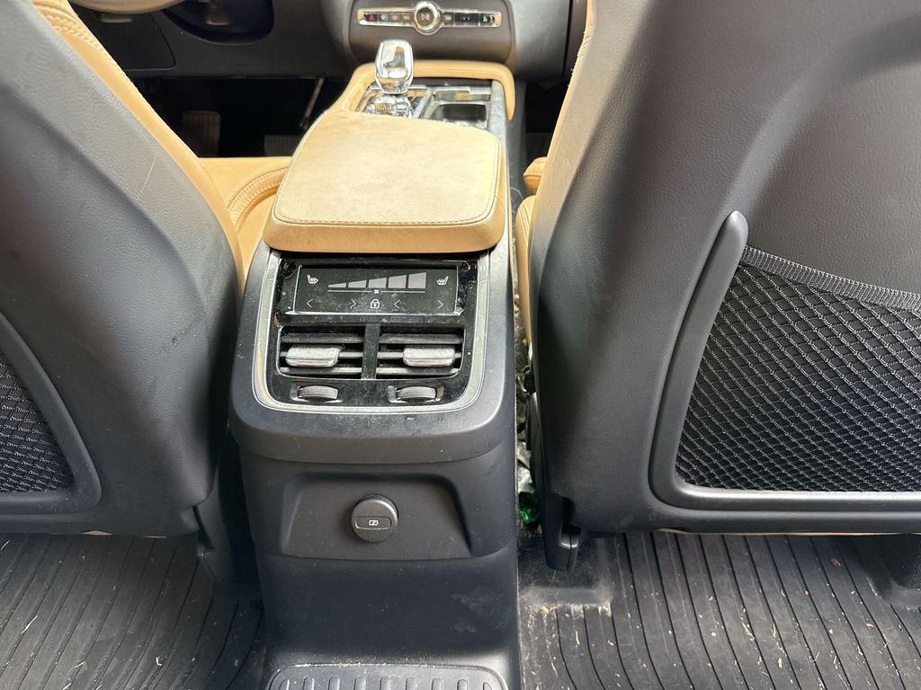 Thumbnail: 2023 Volvo XC90 - 18