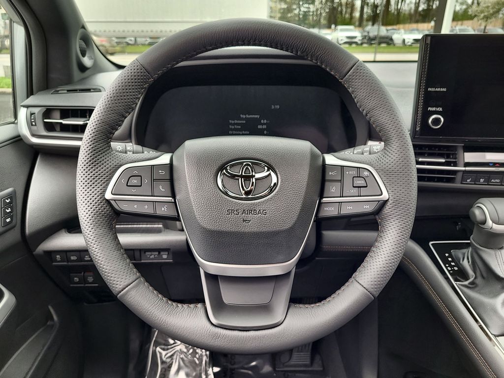 2025 Toyota Sienna Platinum 14