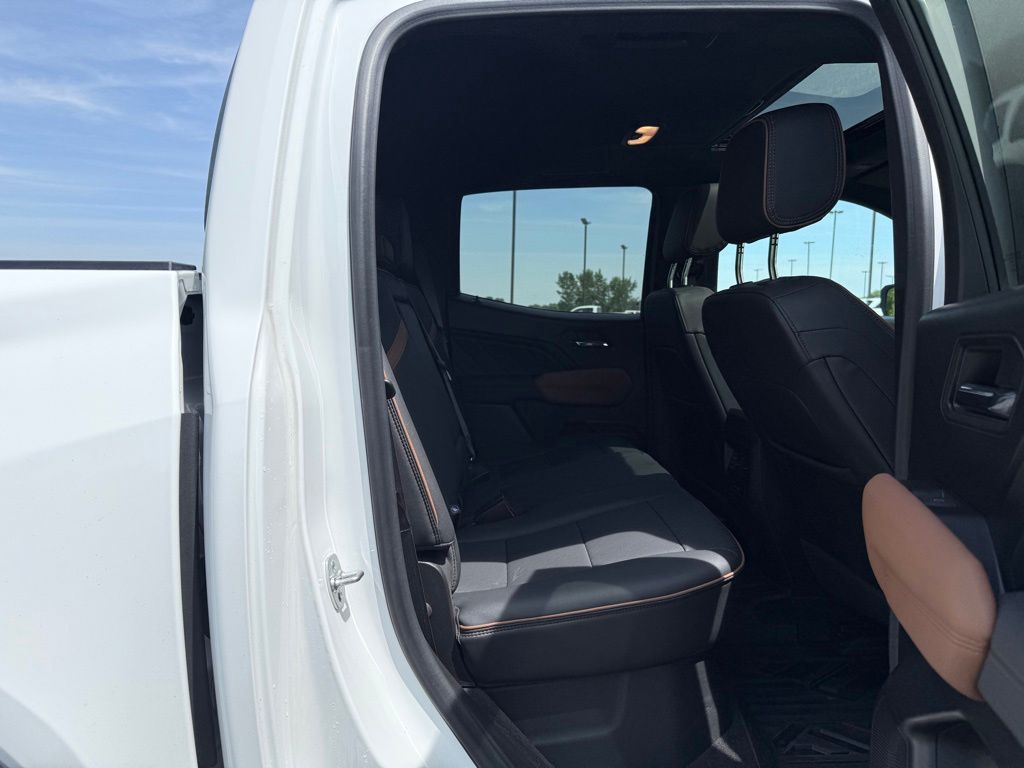 2024 GMC Canyon