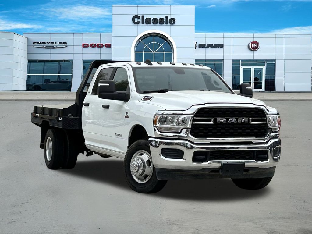 2024 RAM 3500 Chassis SLT Crew Cab LB DRW 4WD