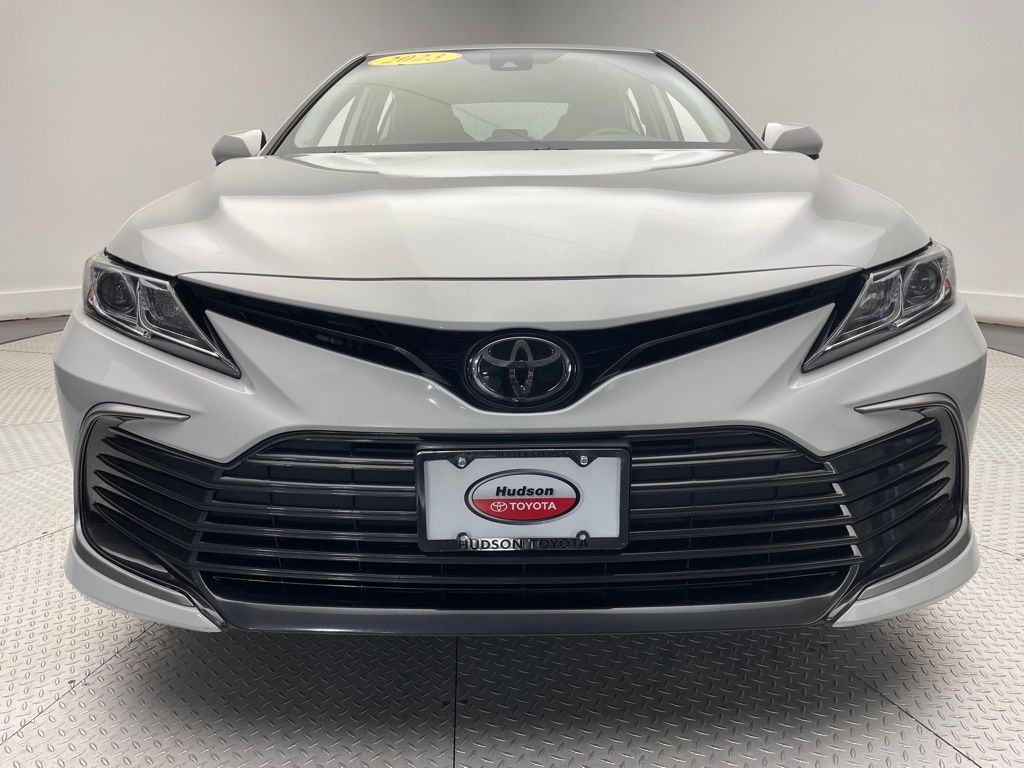 2023 Toyota Camry LE 2