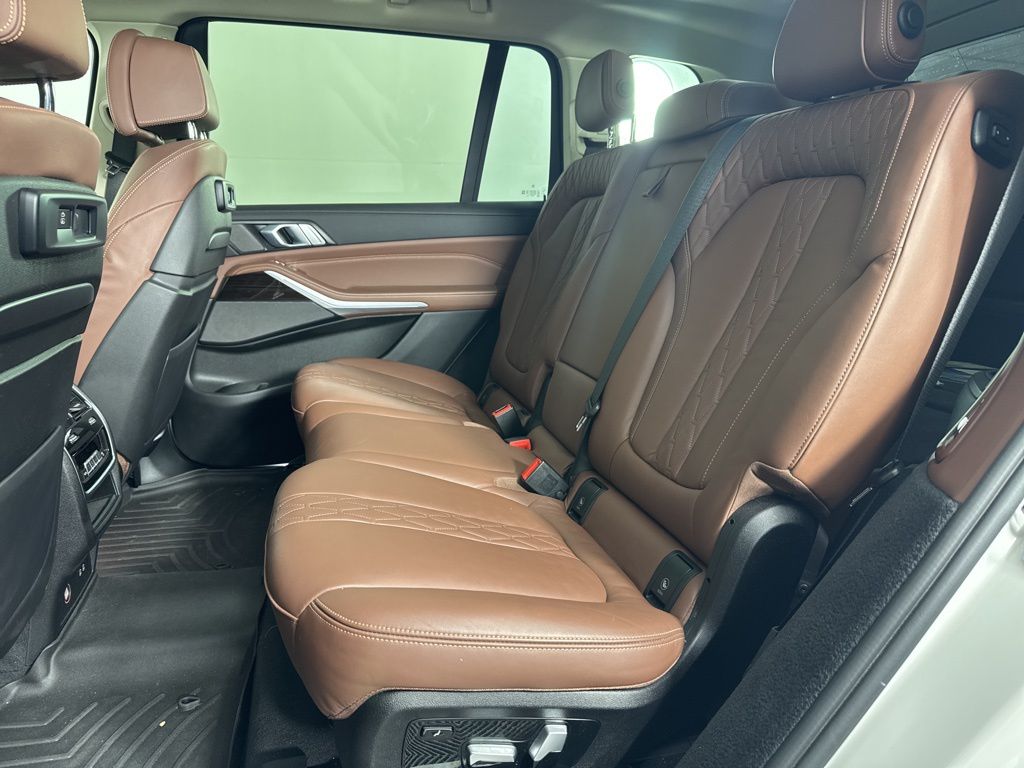 2021 BMW X7 xDrive40i 14