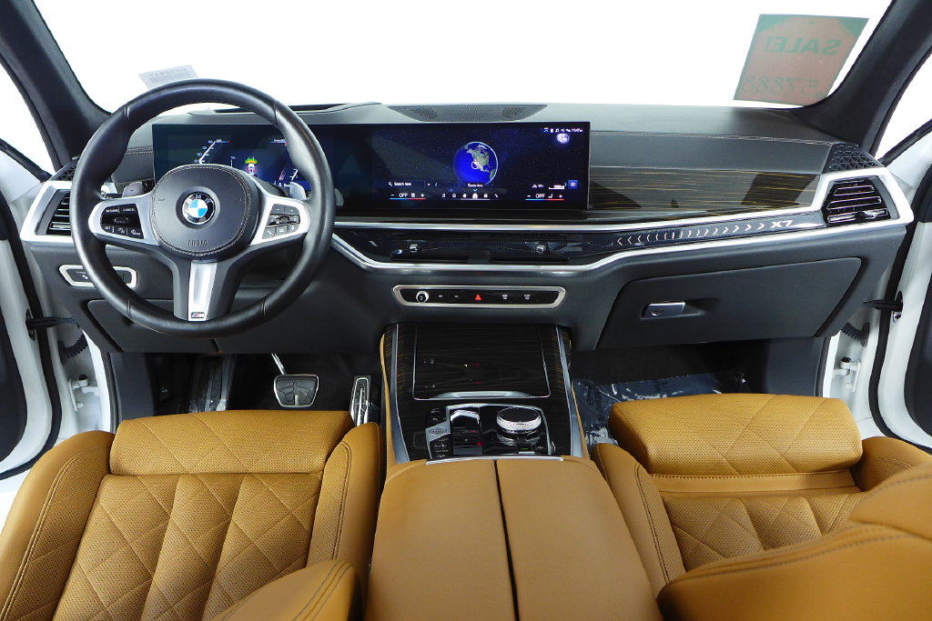 Thumbnail: 2024 BMW X7 - 26