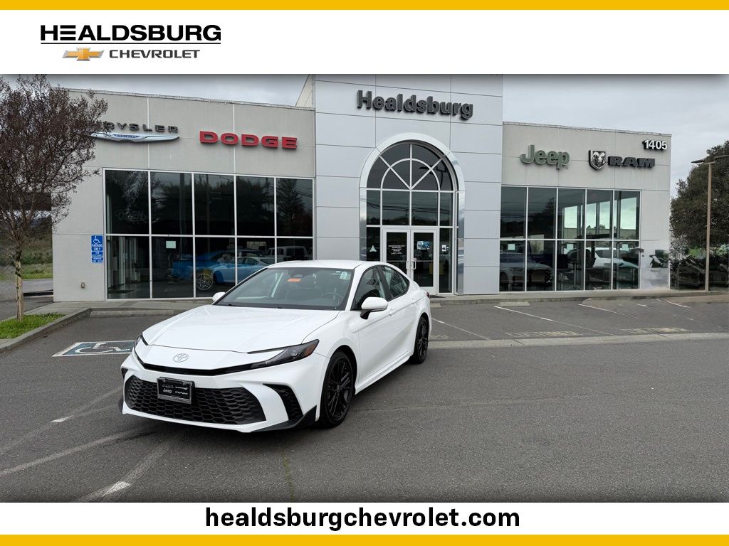 2025 Toyota Camry SE FWD