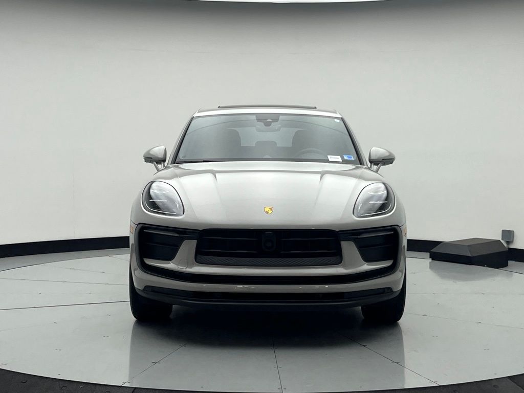 Thumbnail: 2025 Porsche Macan - 10