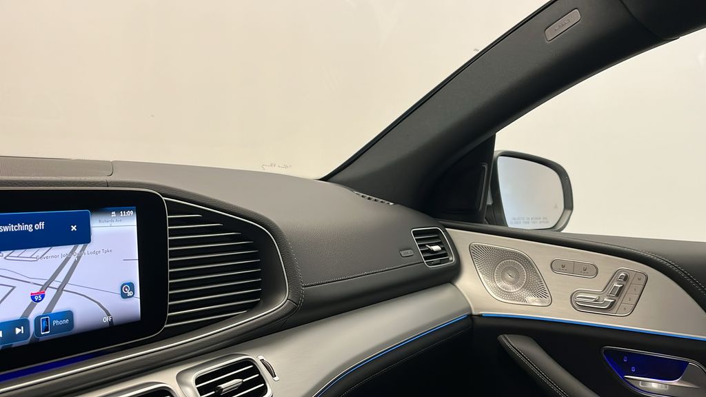 2025 Mercedes-Benz GLE 53 AMG 21