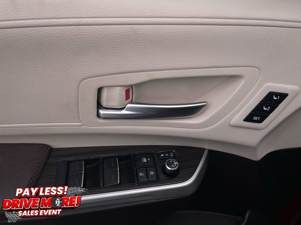 Used 2024 Toyota Sienna Van
