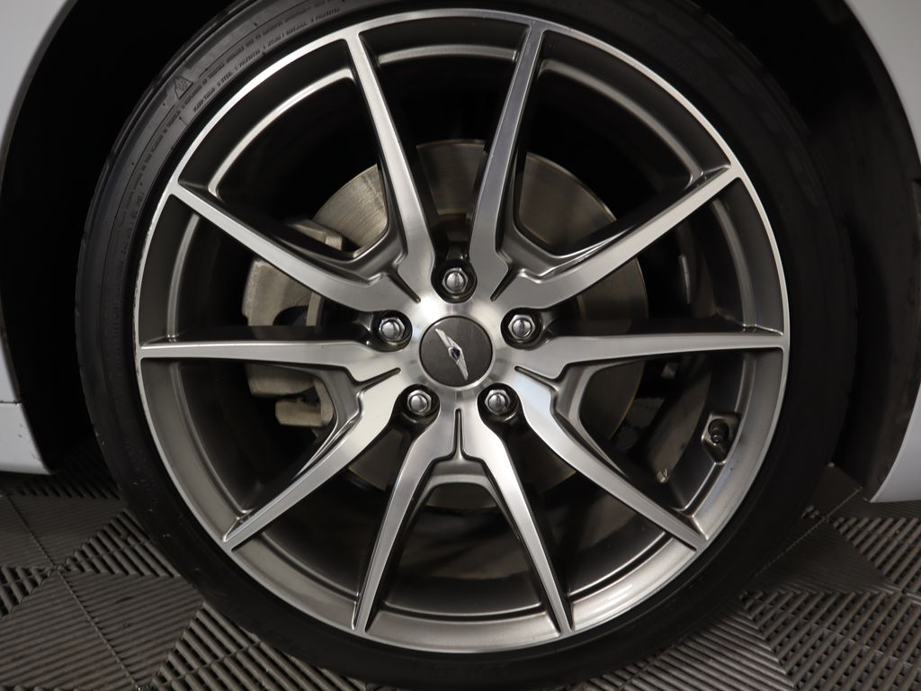Thumbnail: 2022 Genesis G70 - 32