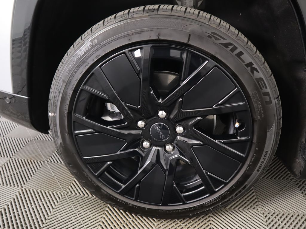 Thumbnail: 2025 Jeep Wagoneer S - 32