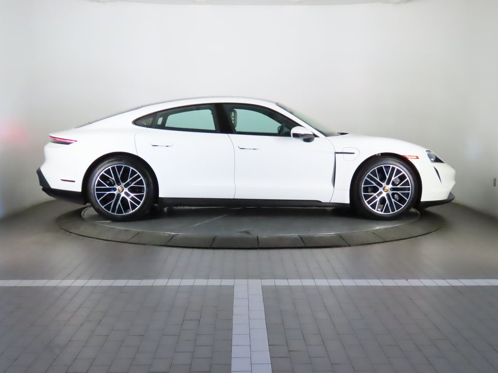 Thumbnail: 2024 Porsche Taycan - 8