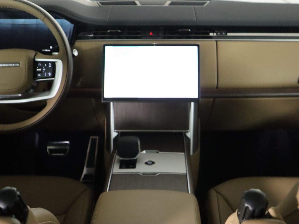 Thumbnail: 2025 Land Rover Range Rover - 15