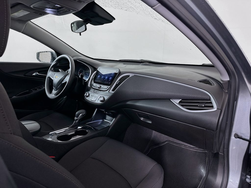 Thumbnail: 2023 Chevrolet Malibu - 30