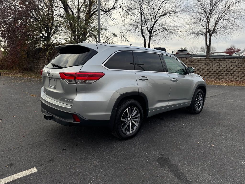 2018 Toyota Highlander SE XLE photo 4
