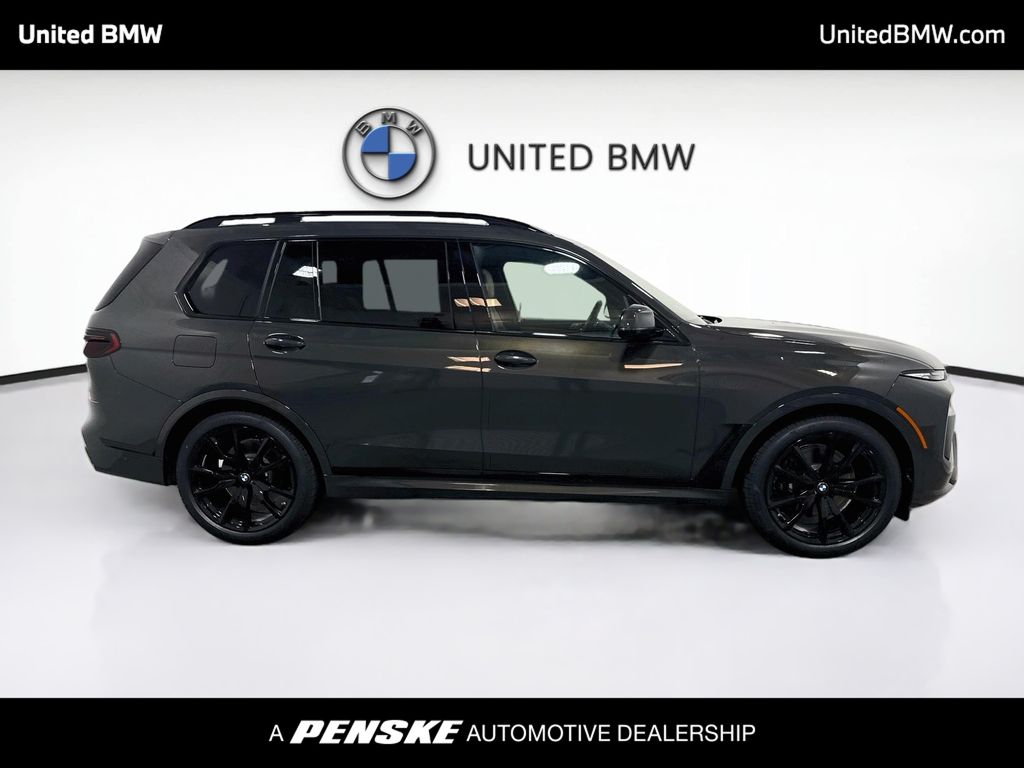 Thumbnail: 2027 BMW X7 - 4