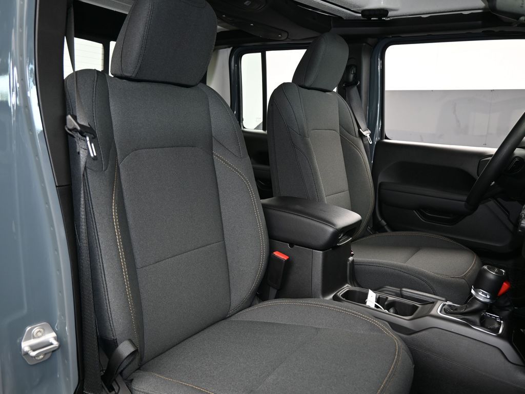 New 2026 anvil clearcoat Jeep Sport image 33