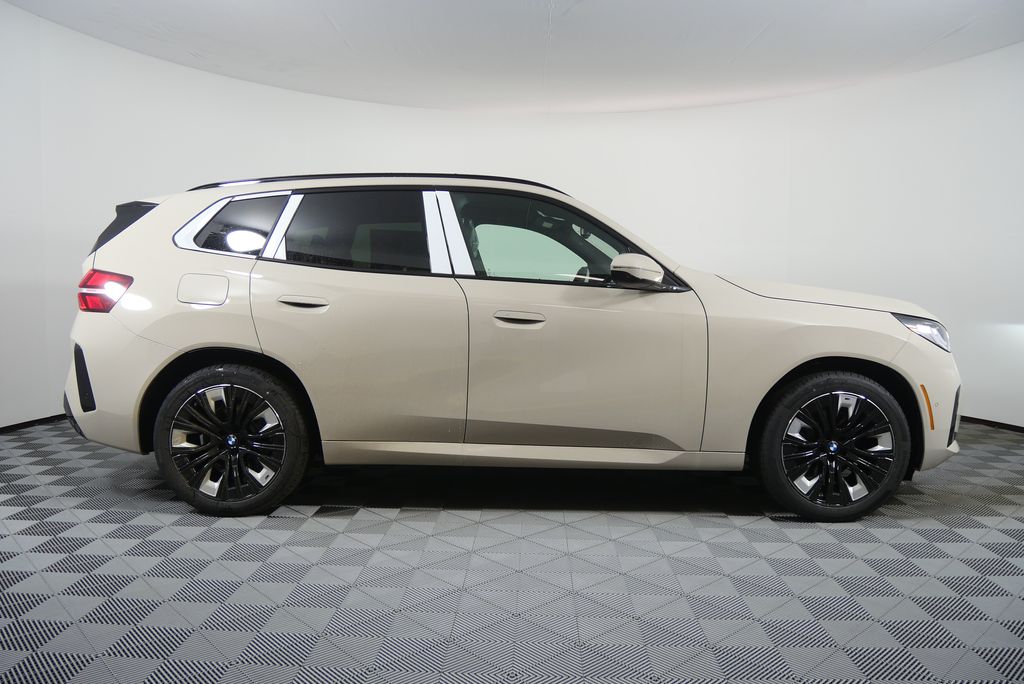 Thumbnail: 2026 BMW X3 - 2