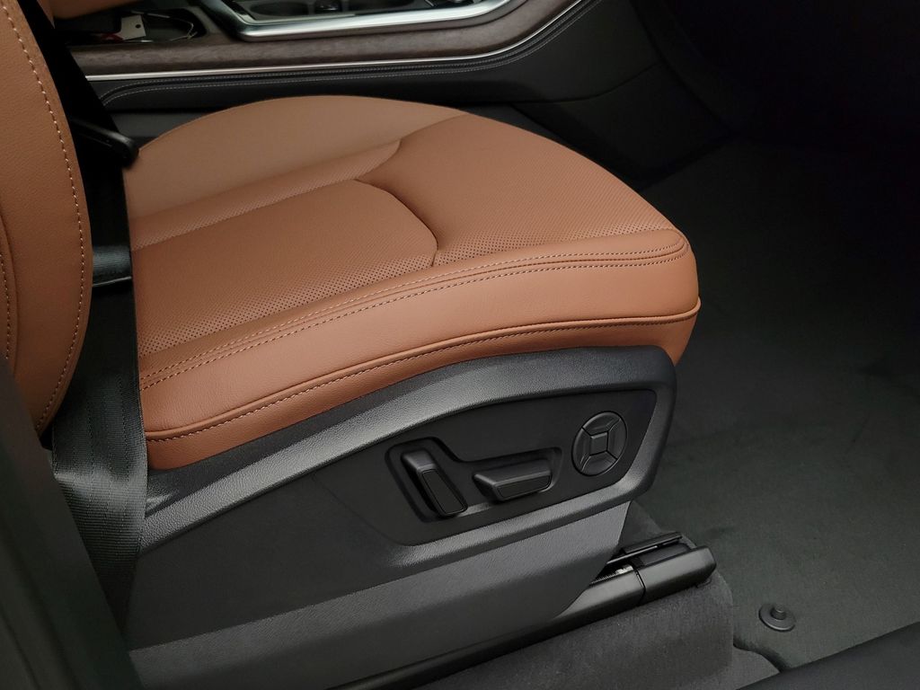 Thumbnail: 2026 Audi Q7 - 15