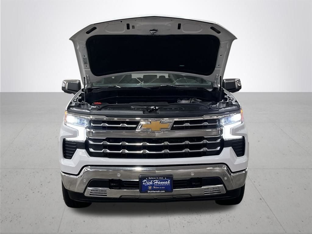 2023 Chevrolet Silverado 1500 LTZ photo 4