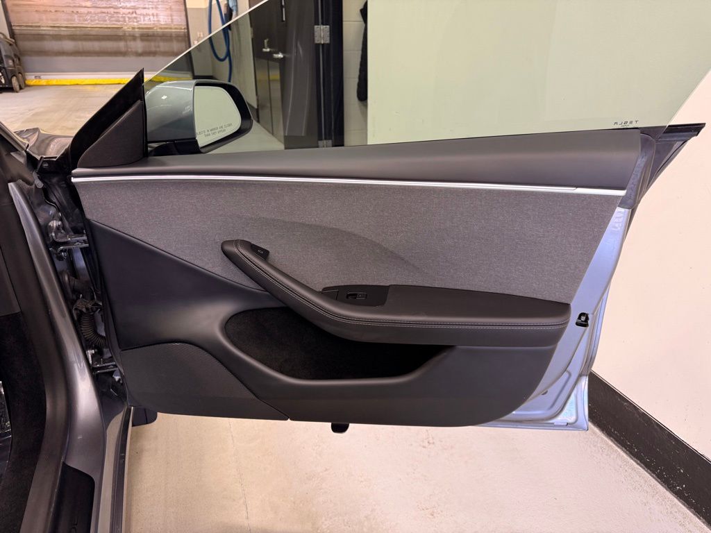 Thumbnail: 2025 Tesla Model 3 - 25