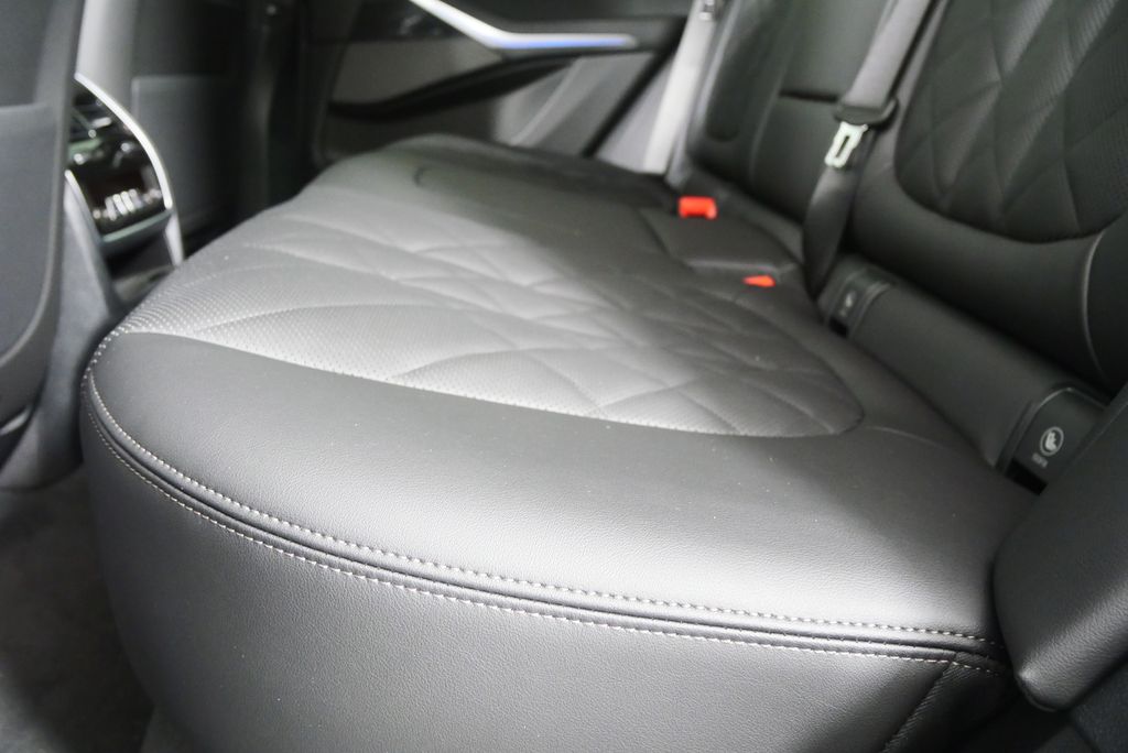 Thumbnail: 2026 BMW X5 - 14