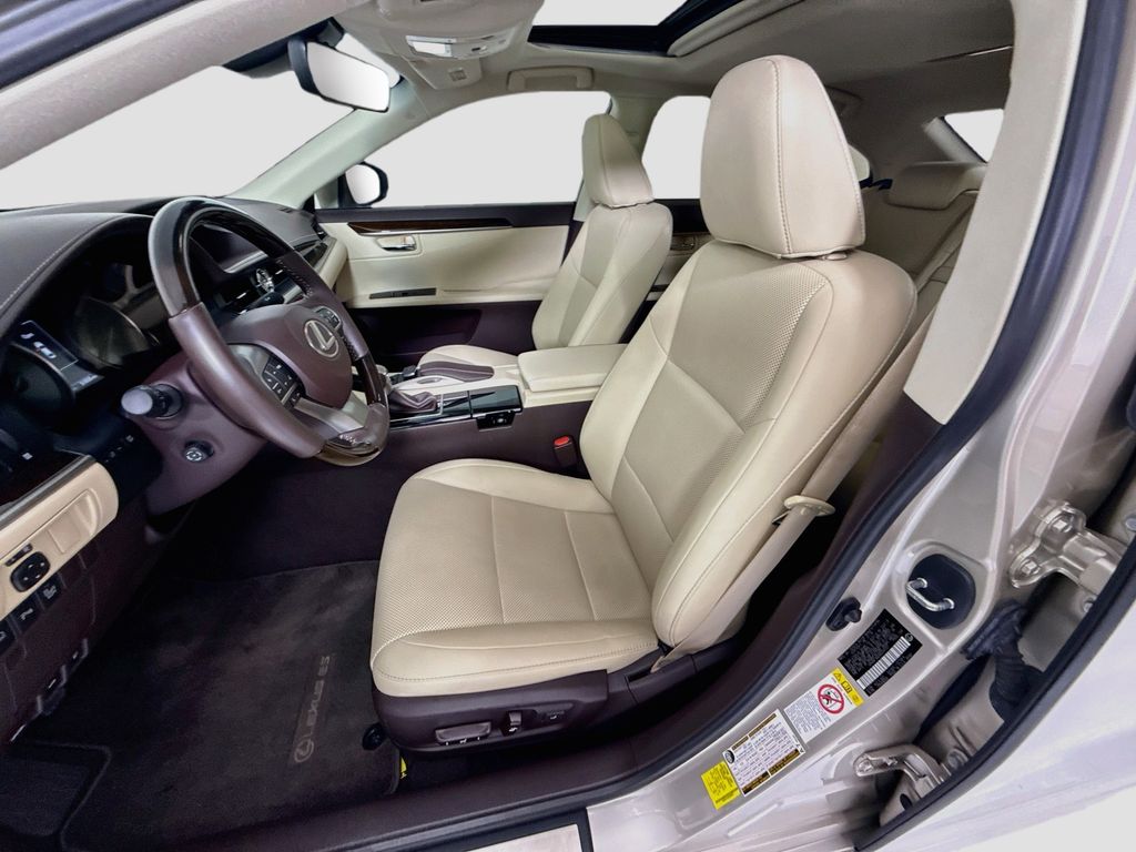 Thumbnail: 2016 Lexus ES - 19