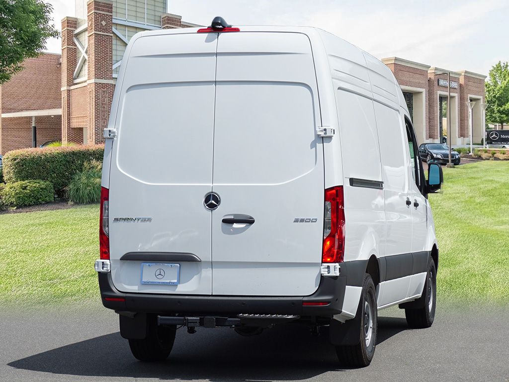 Thumbnail: 2025 Mercedes-Benz Sprinter - 8