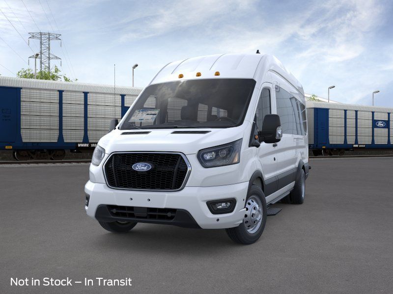New 2026 Oxford White Ford Passenger Van XLT image 2