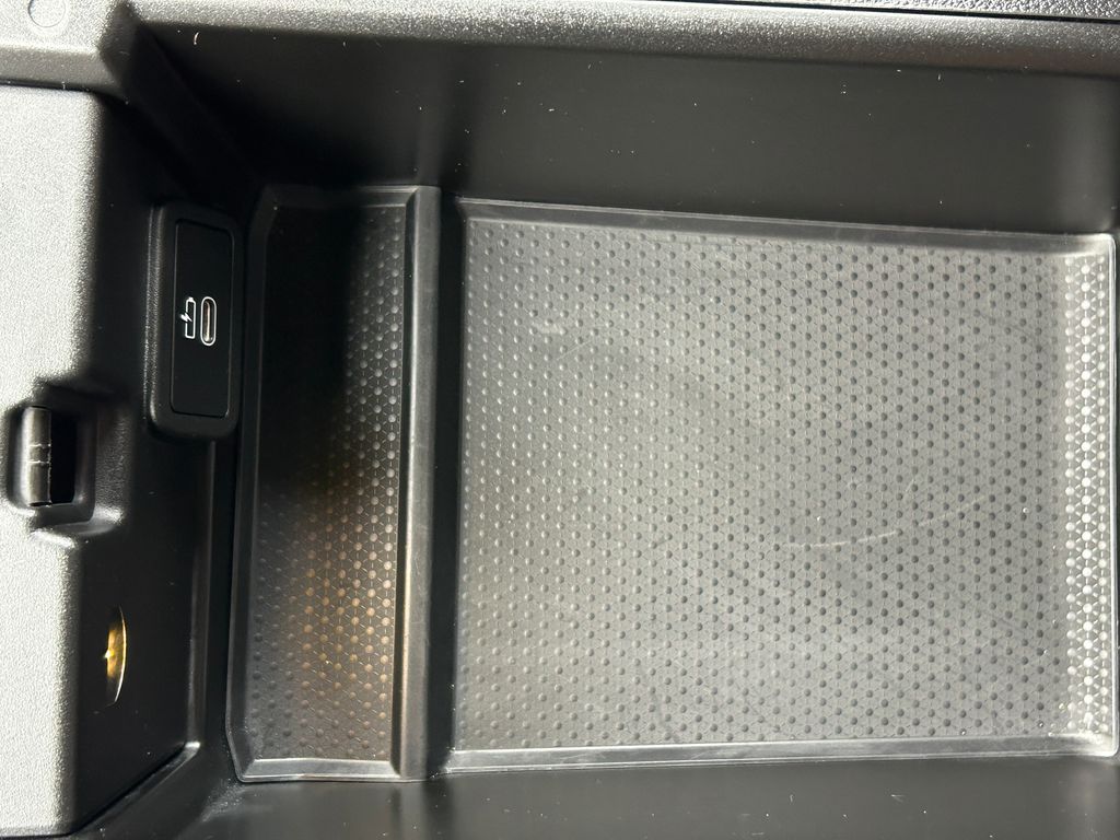 Thumbnail: 2024 BMW M3 - 29