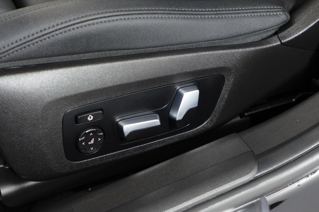 Thumbnail: 2020 BMW 3 Series - 23