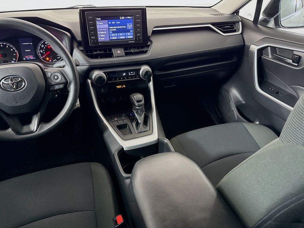 Thumbnail: 2022 Toyota RAV4 - 21