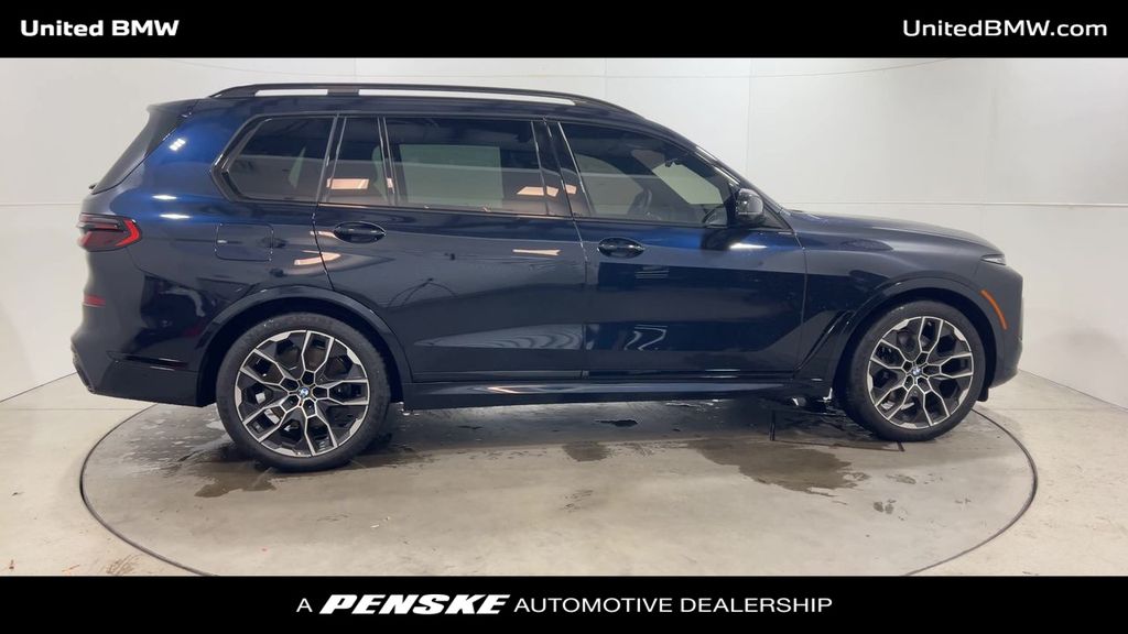 2024 BMW X7 M60i 9