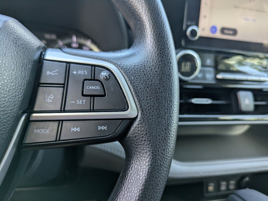 Used 2023 Toyota Highlander SUV