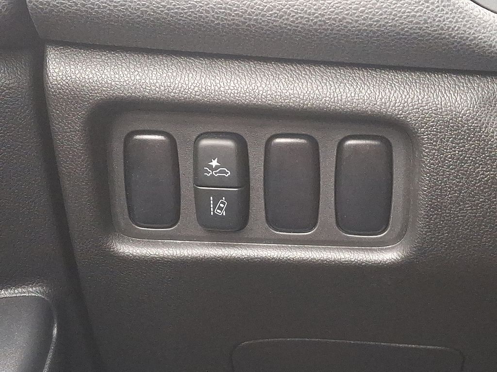 Thumbnail: 2023 Mitsubishi Outlander Sport - 23