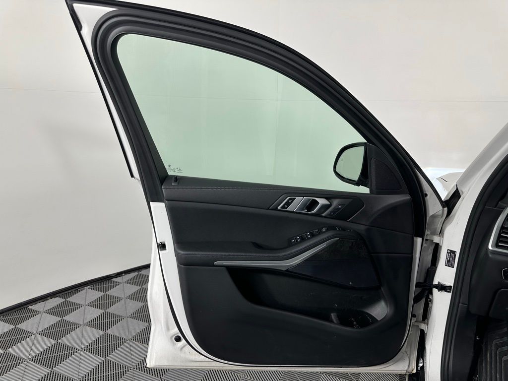 Thumbnail: 2021 BMW X5 - 13