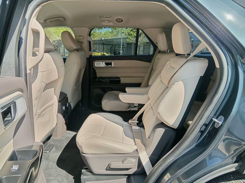 2022 Ford Explorer Platinum