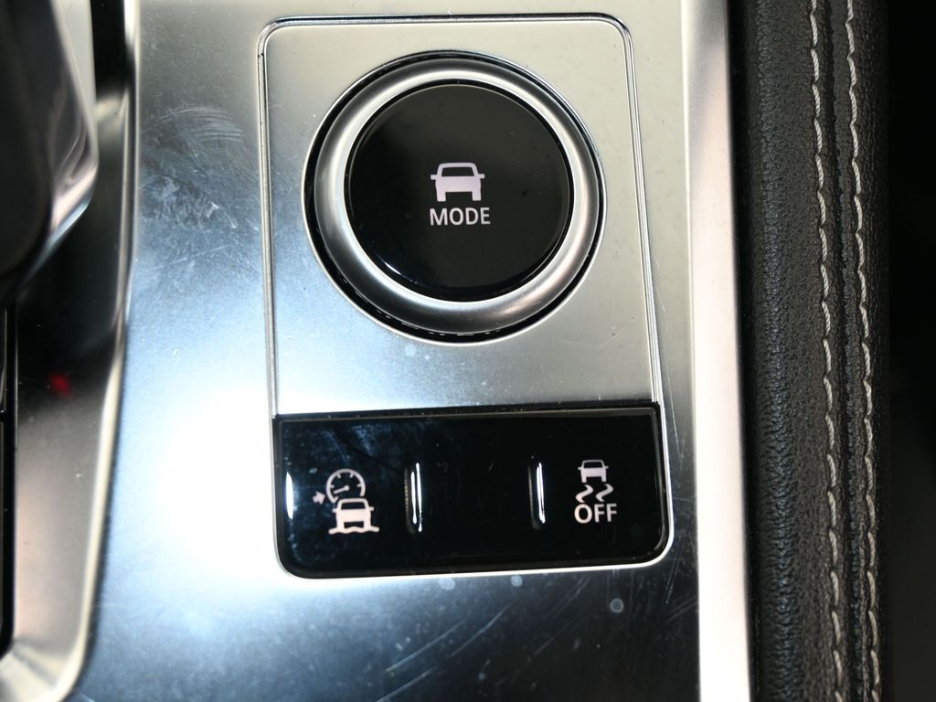 Used 2024 White Jaguar P250 R-Dynamic S image 22