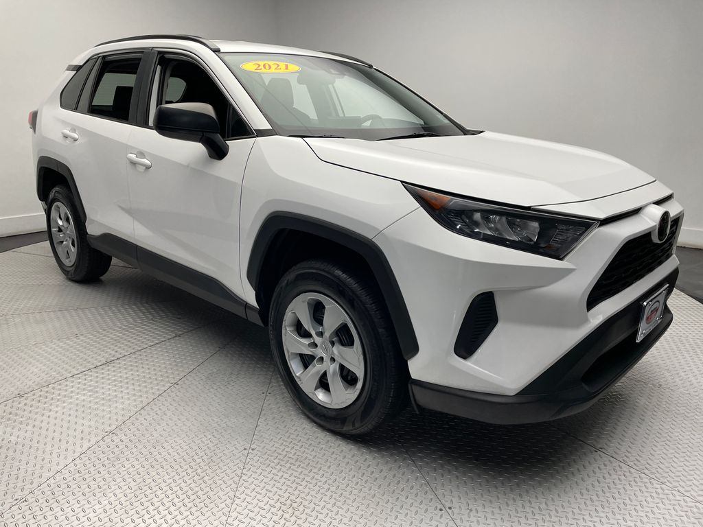 2021 Toyota RAV4 LE 3