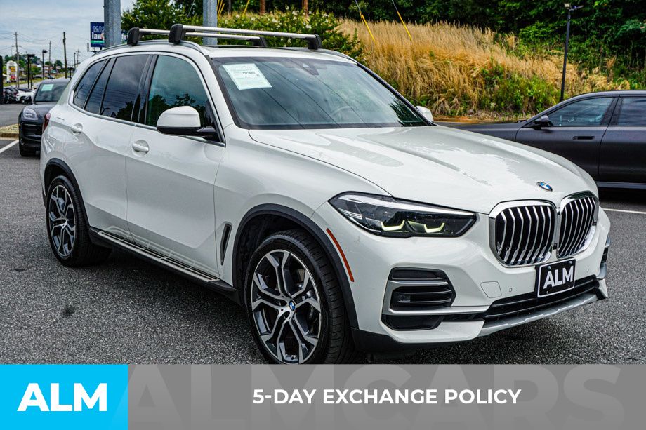 Used 2023 White BMW sDrive40i image 4