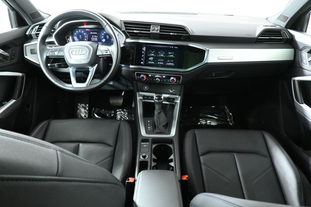 Thumbnail: 2021 Audi Q3 - 4