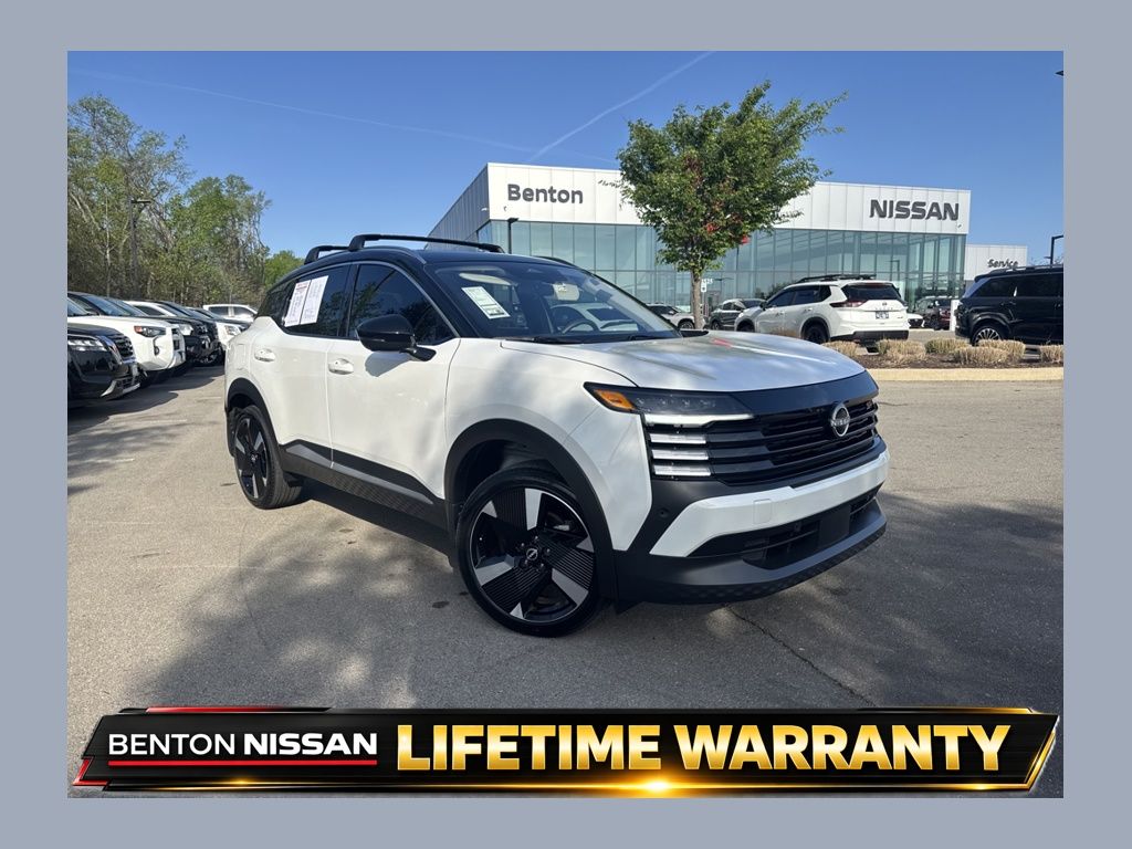 Aspen White/Super Black 2025 Nissan Kicks SR FWD SUV / Crossover Front-Wheel Drive Continuously Variable Transmission